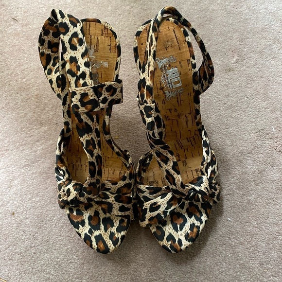 J.Lo 👠 heels! - Picture 1 of 2